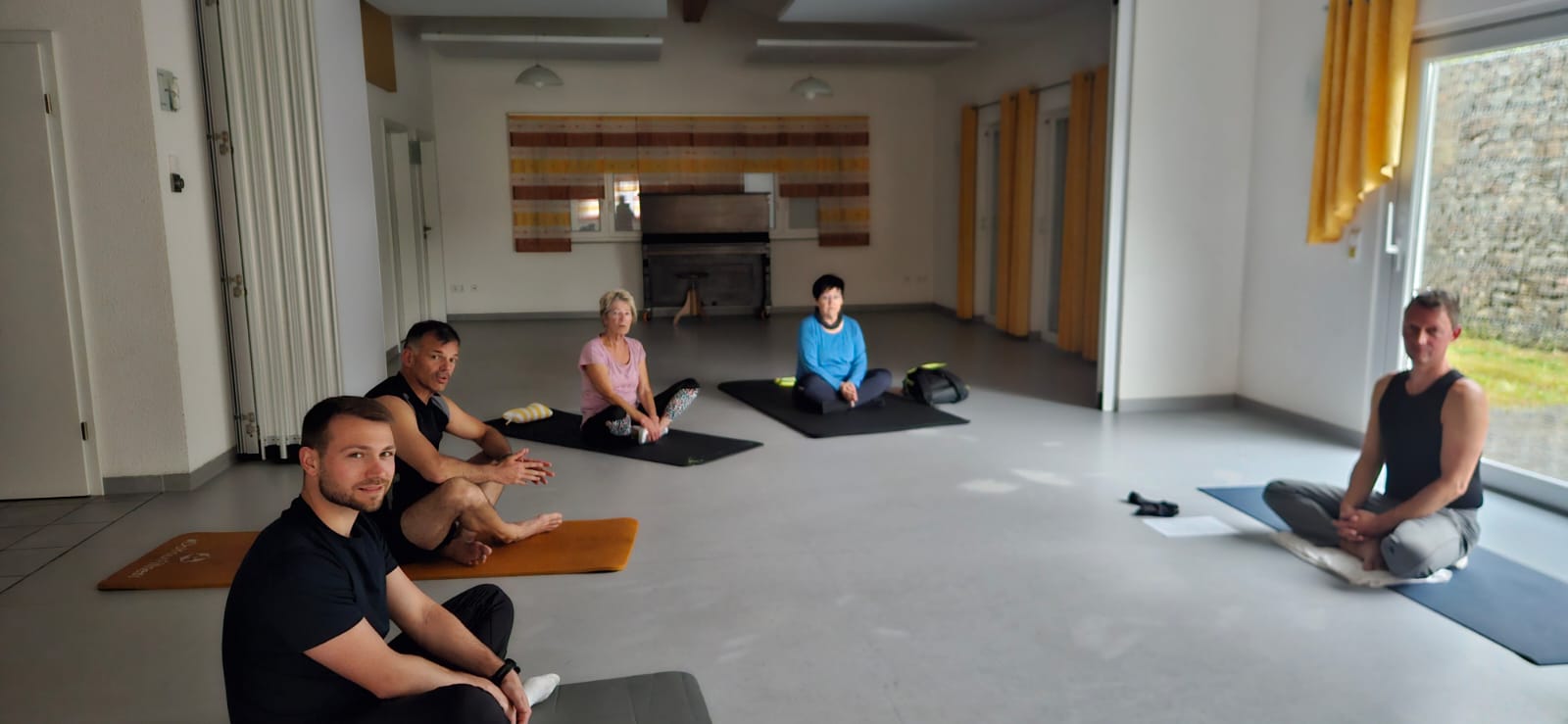 Entspannungs-Yoga mit Marcel im DGH Leimbach