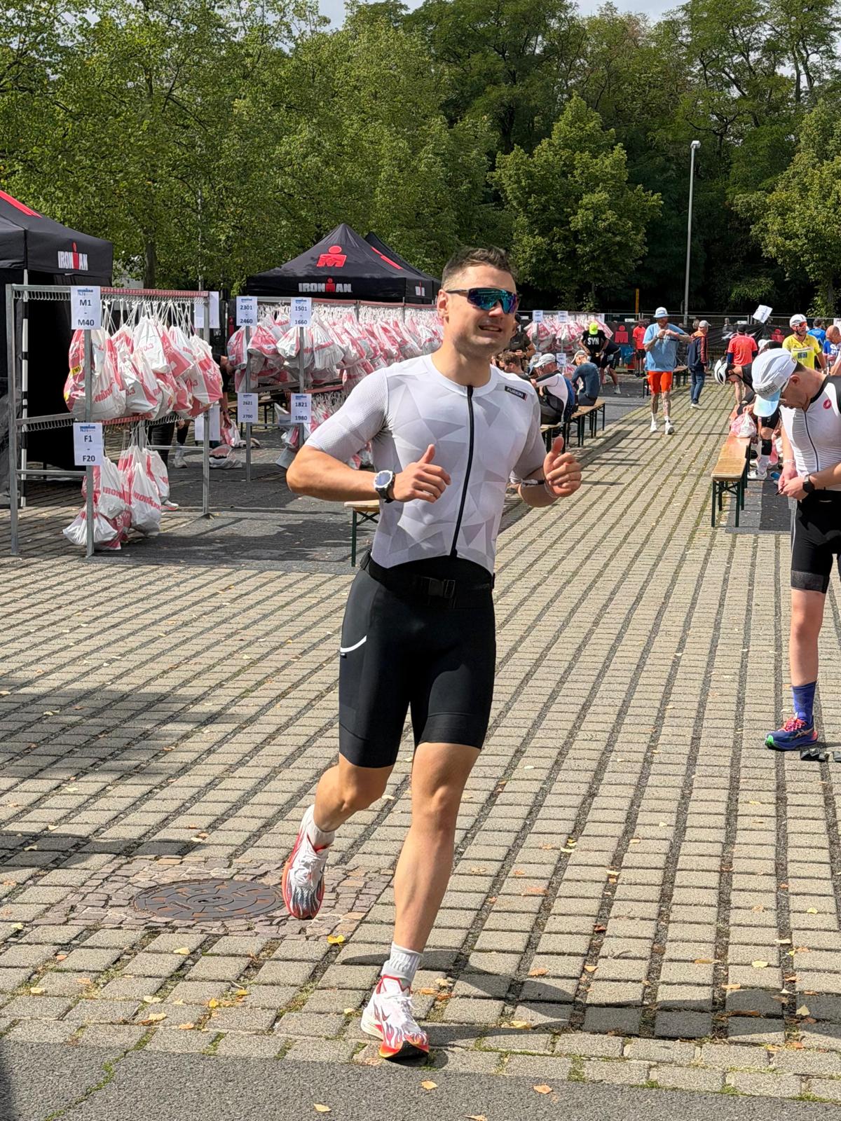 Felix Bahn auf der Laufstrecke beim Ironman 70.3 in Leipzig