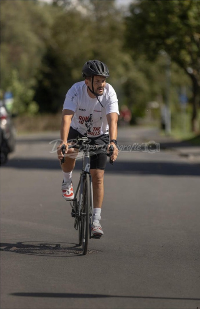 Athlet auf dem Rennrad beim Cherry Man in Witzenhausen
