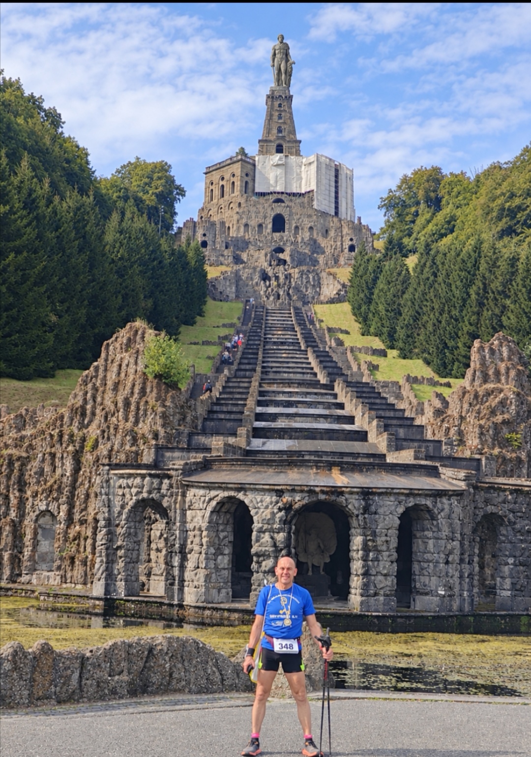Thorsten Fey vor der Herkules-Treppe nach dem Kasseler Berglauf